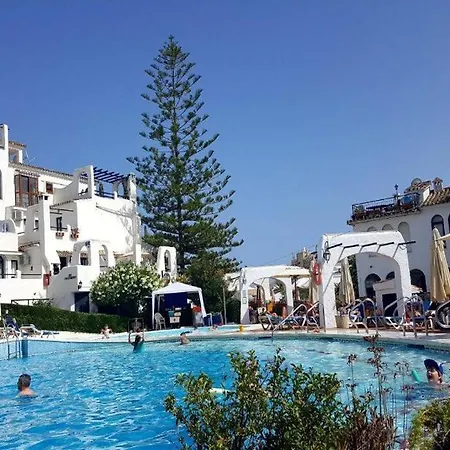 Aparthotel Pueblo Evita Hill 3*
